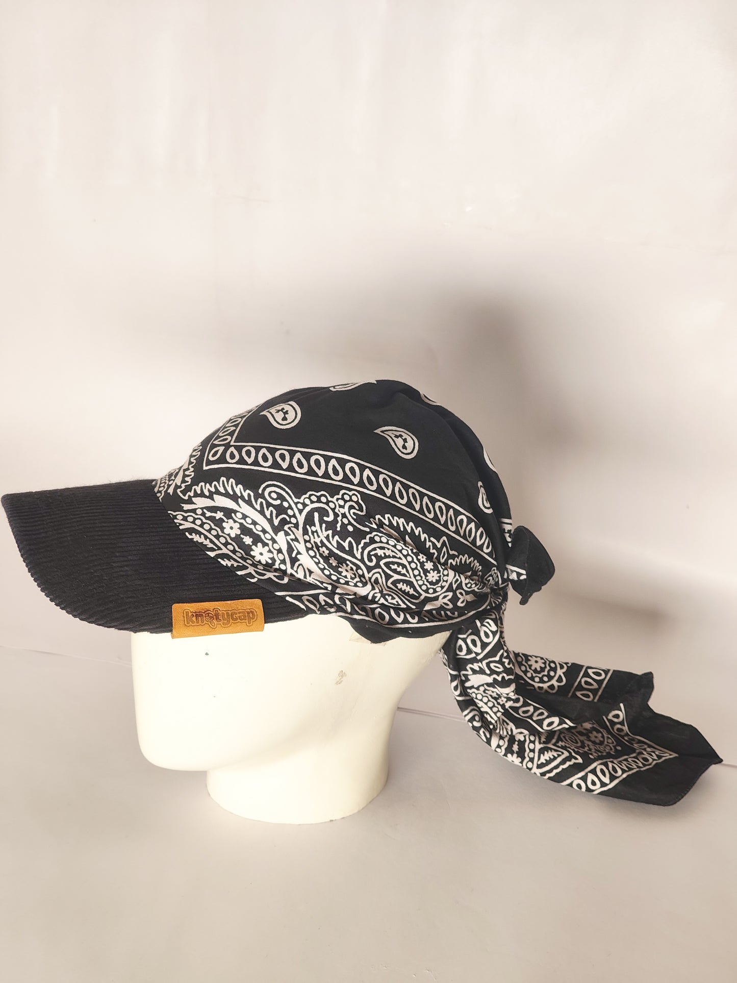 Kapri™ – Black Corduroy Brim × Gray Printed Bandana (OG Drop)