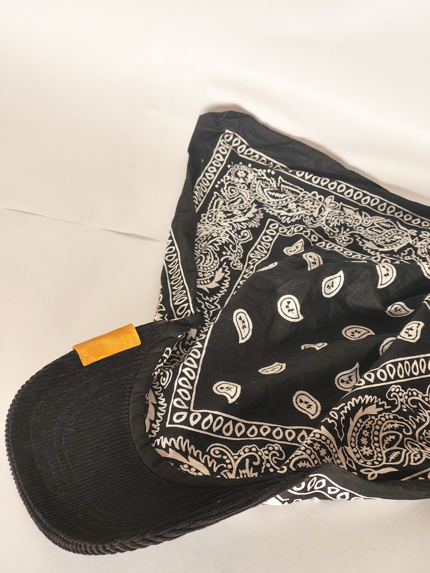 Kapri™ – Black Corduroy Brim × Gray Printed Bandana (OG Drop)