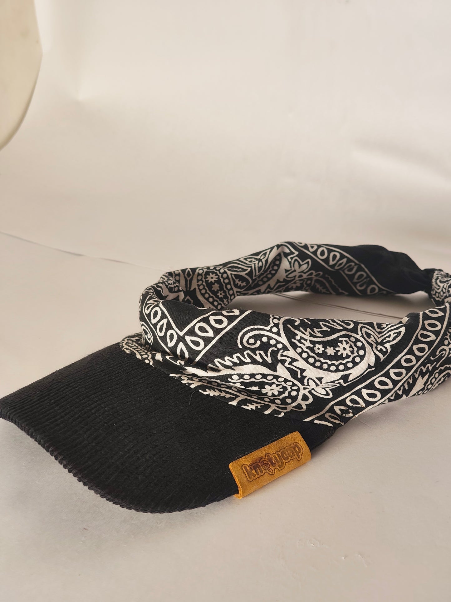 Kapri™ – Black Corduroy Brim × Gray Printed Bandana (OG Drop)